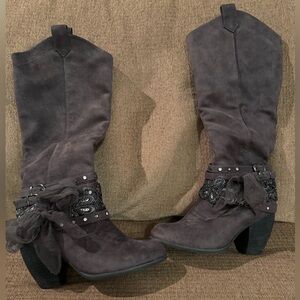 Not Rated Brand Women’s Boots with Bling, Women’s size 6, GUC